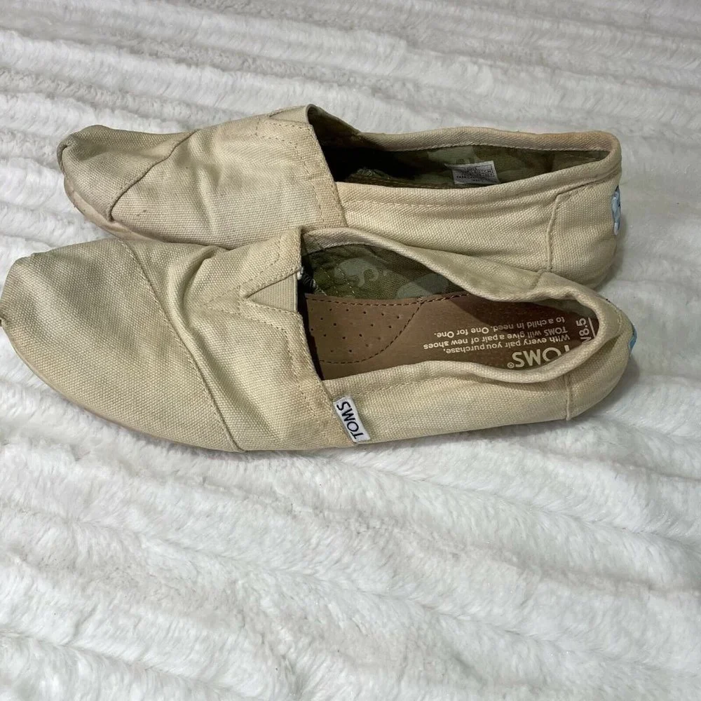 TOMS Cream Womens Size 8.5 Slip on‎ Shoes Perfect Paint Canvas Classic